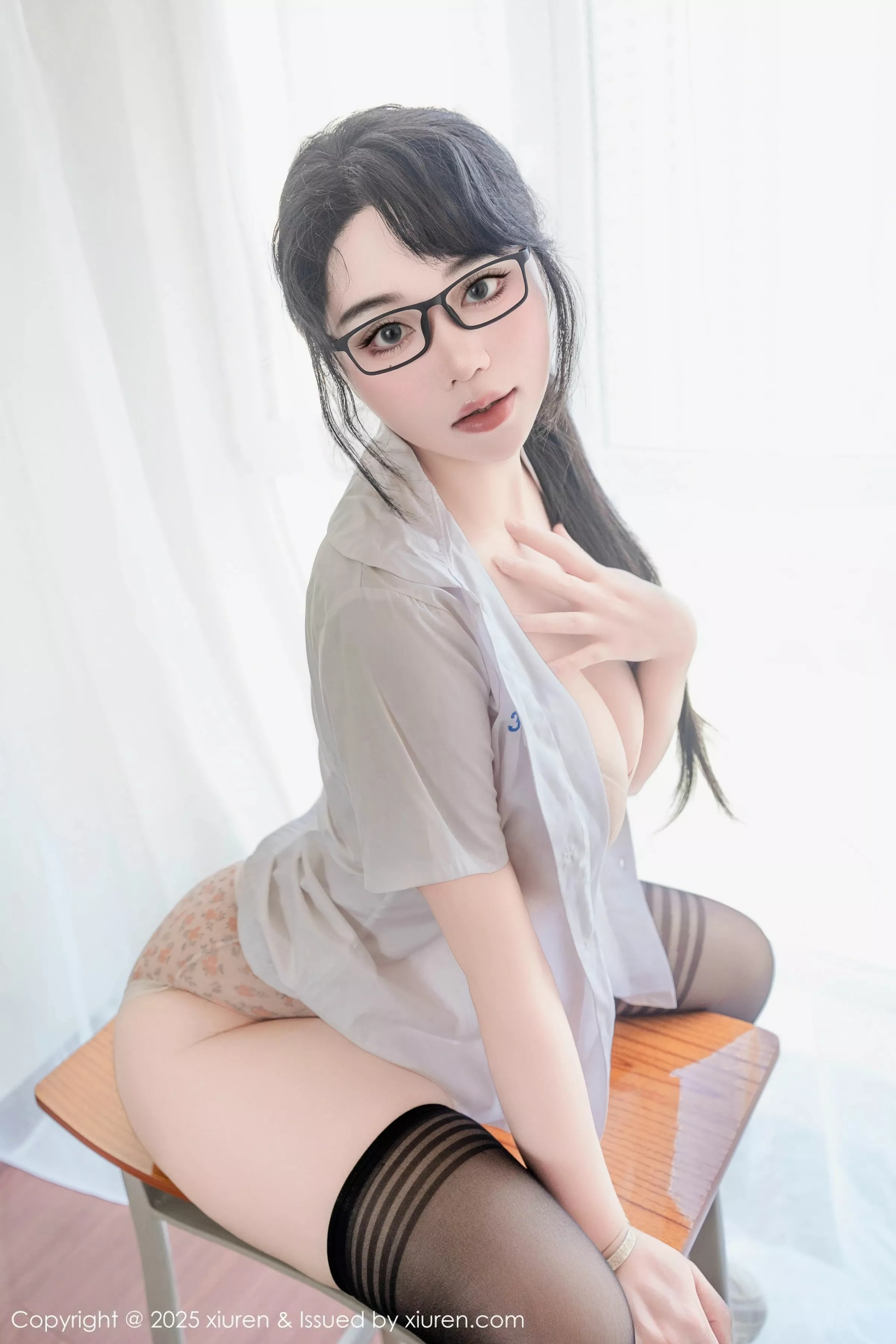 Xrmnw.Vip_汐汐爱吃草莓_写真